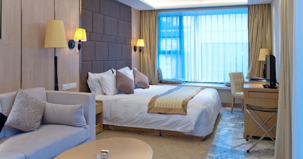 Chase Ultimate Rewards Offers 100% Transfer Bonus to IHG: Worth It?