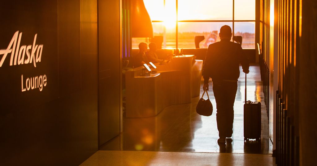 alaska airlines elite status lounge