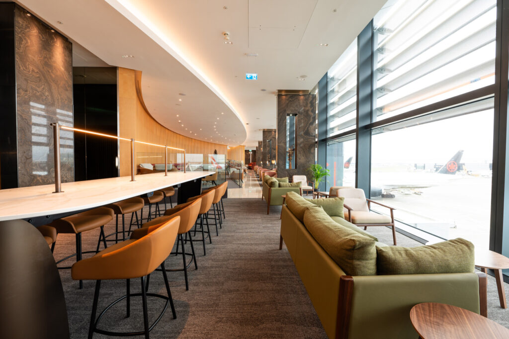 1920_2024-12-15-maple-leaf-lounge-lhr-z62-1303-hdr
