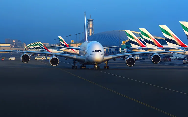 emirates-a380-taxiing-dubai-international-airport-m768x480