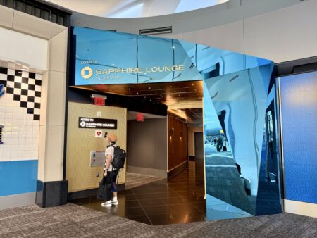salon Chase Sapphire LGA